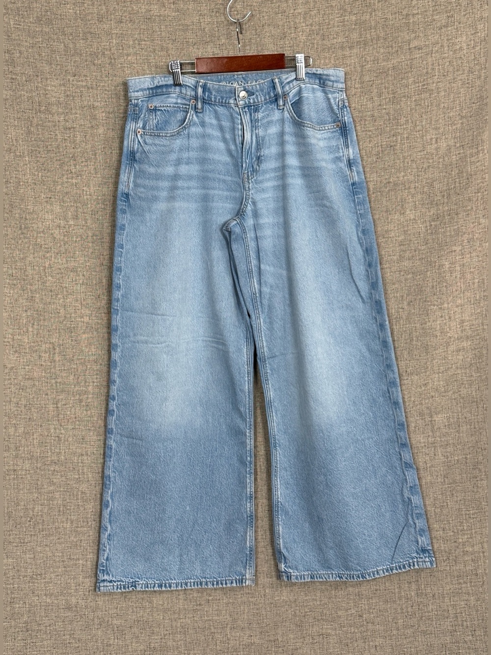American Eagle Outfitters Women’s Light Wash Low-Rise Ultra Wide Leg Jeans